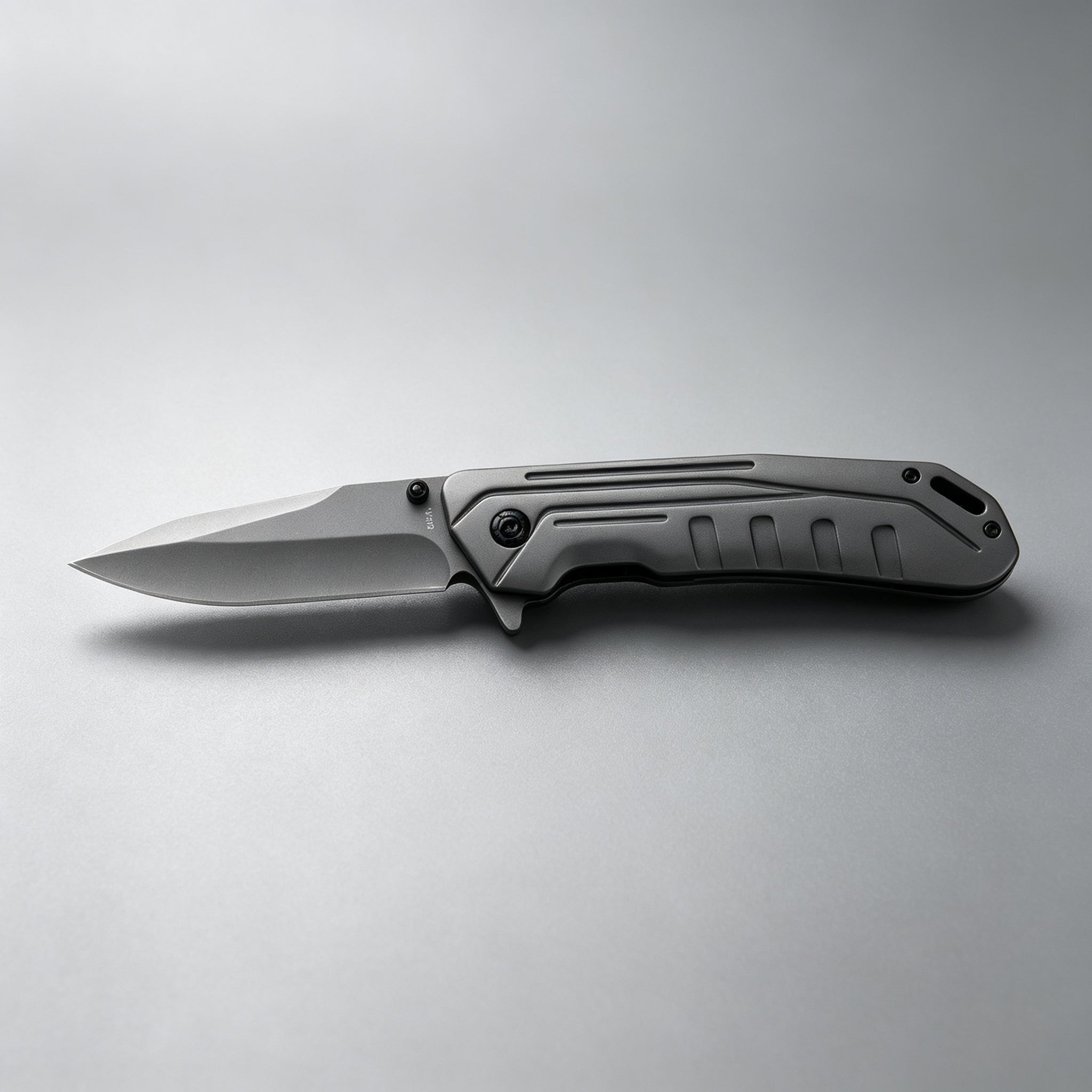 F220 Bearing Folding Knife Black & White Handle – 226mm · 162g
