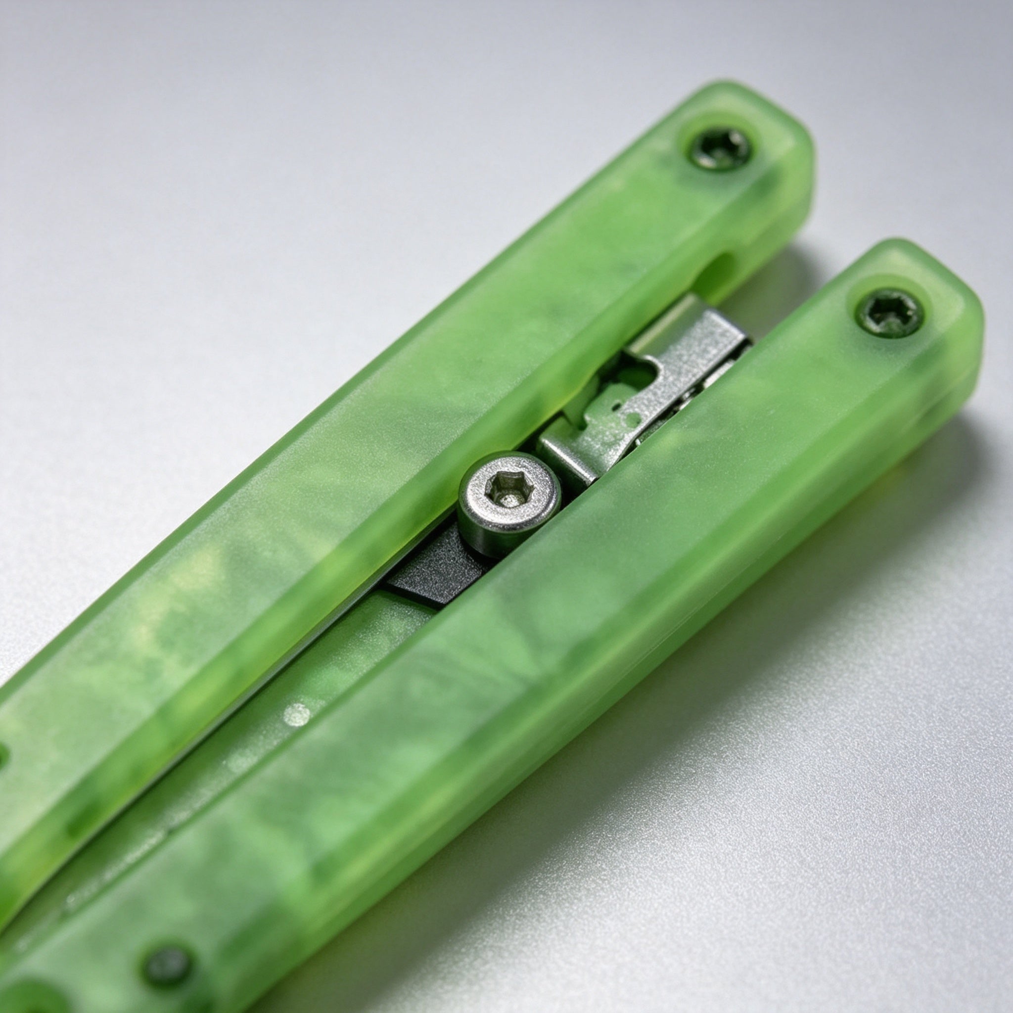 PH01 Butterfly Knife – Green Pattern