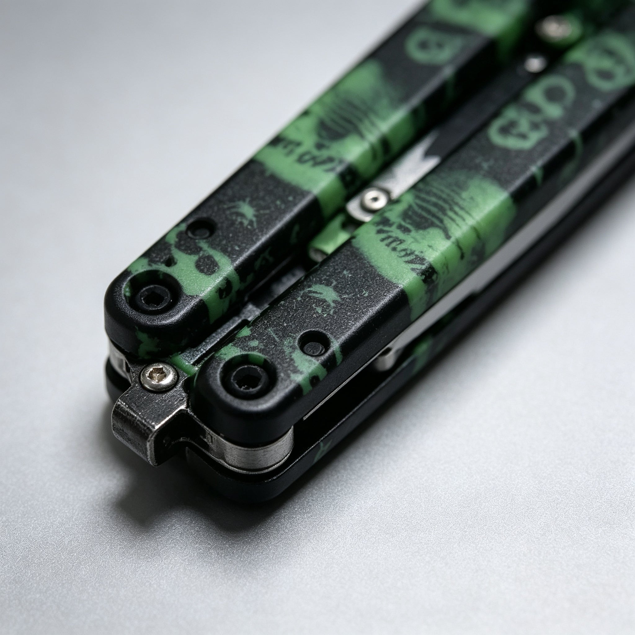 PH02 Butterfly Knife – Black Skull